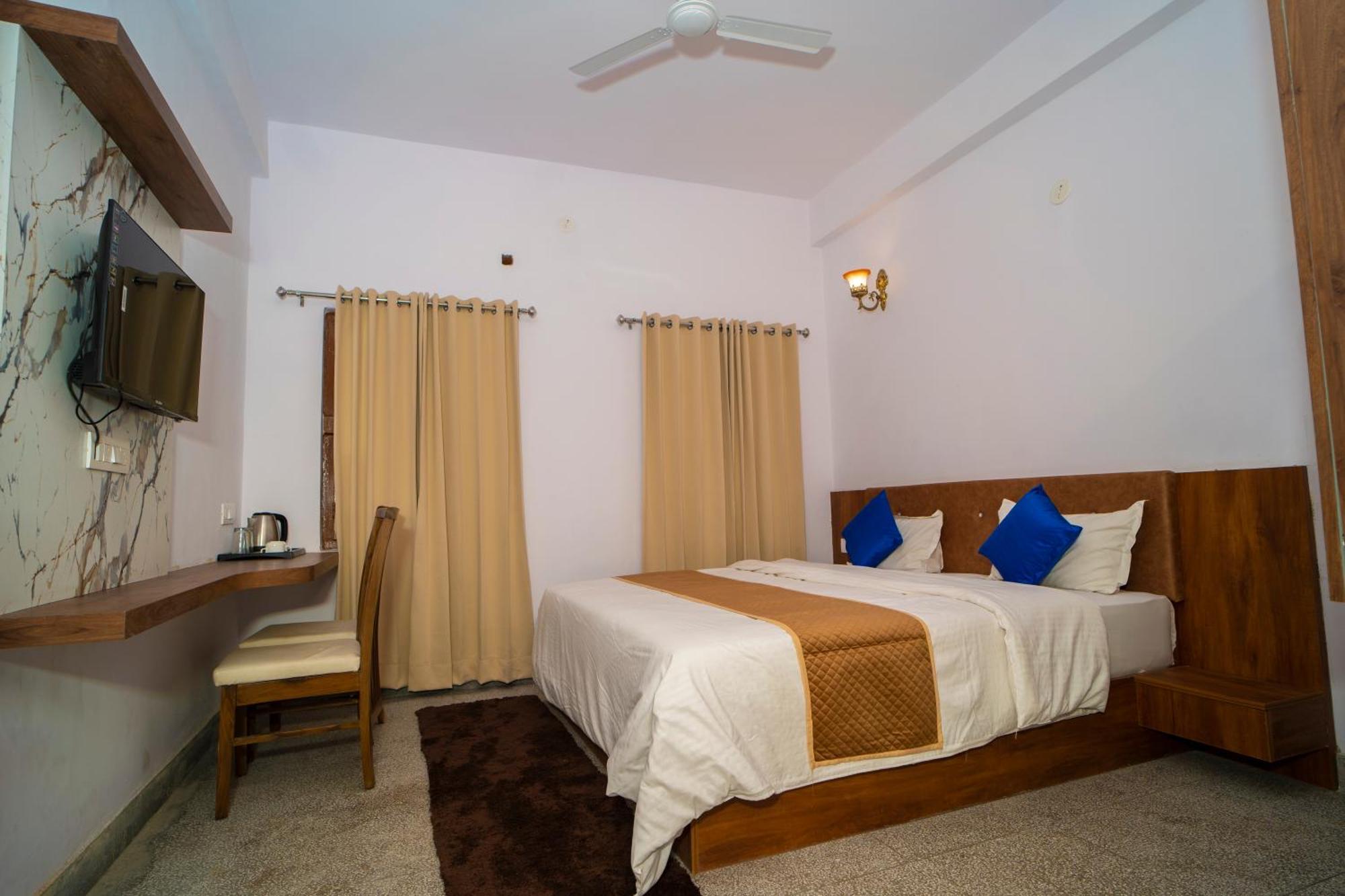 Devdarshan Hotel & Restaurant Udaipur Eksteriør billede