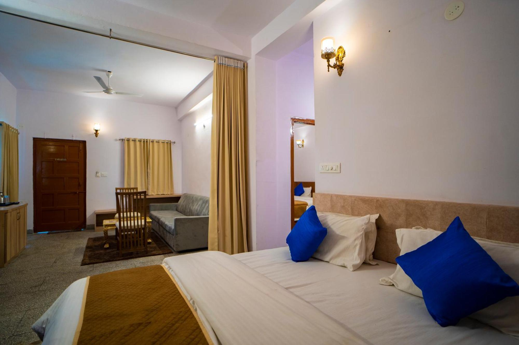 Devdarshan Hotel & Restaurant Udaipur Eksteriør billede