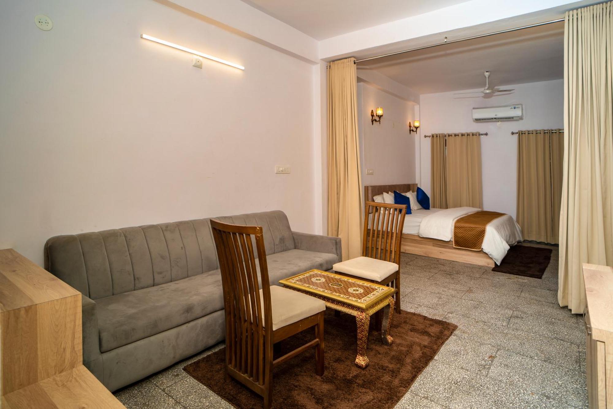 Devdarshan Hotel & Restaurant Udaipur Eksteriør billede