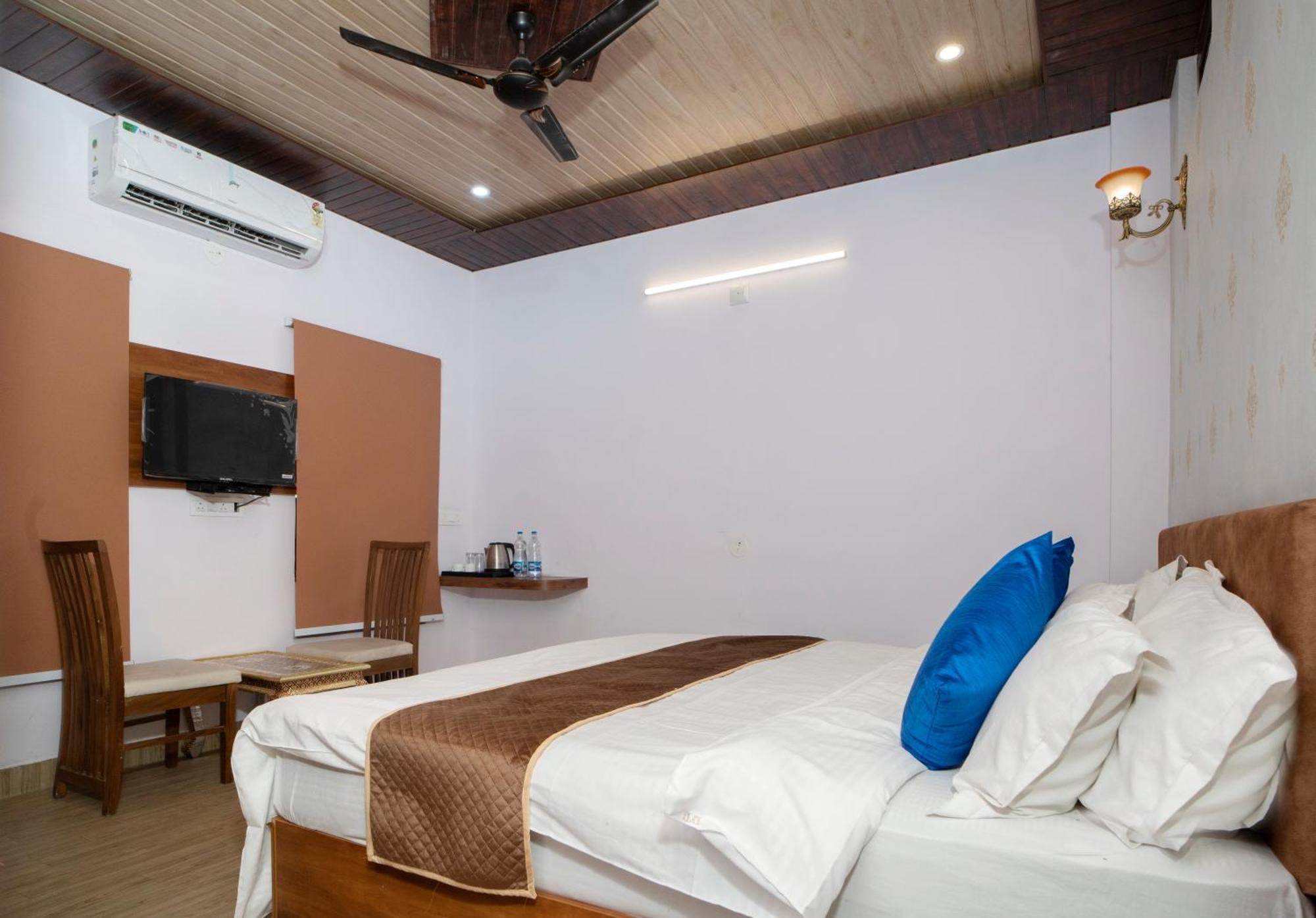Devdarshan Hotel & Restaurant Udaipur Eksteriør billede