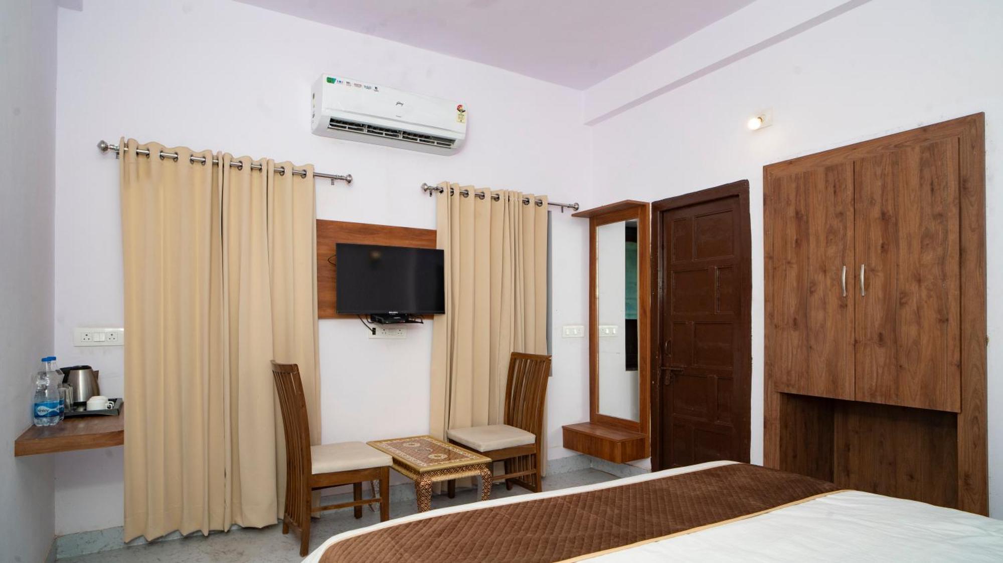 Devdarshan Hotel & Restaurant Udaipur Eksteriør billede